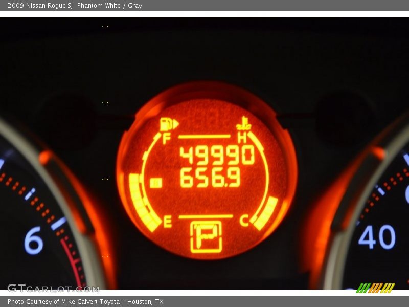 Phantom White / Gray 2009 Nissan Rogue S