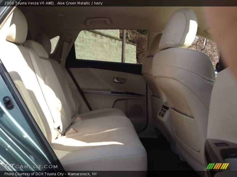Aloe Green Metallic / Ivory 2009 Toyota Venza V6 AWD