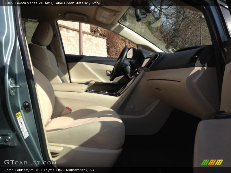 Aloe Green Metallic / Ivory 2009 Toyota Venza V6 AWD