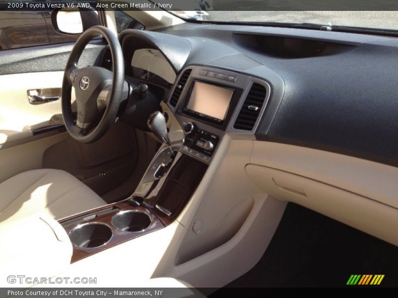 Aloe Green Metallic / Ivory 2009 Toyota Venza V6 AWD