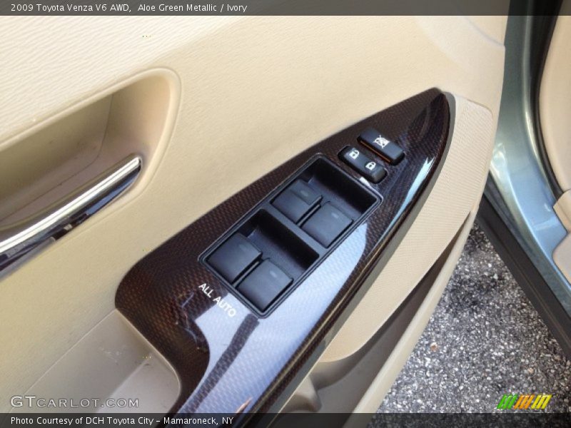 Aloe Green Metallic / Ivory 2009 Toyota Venza V6 AWD