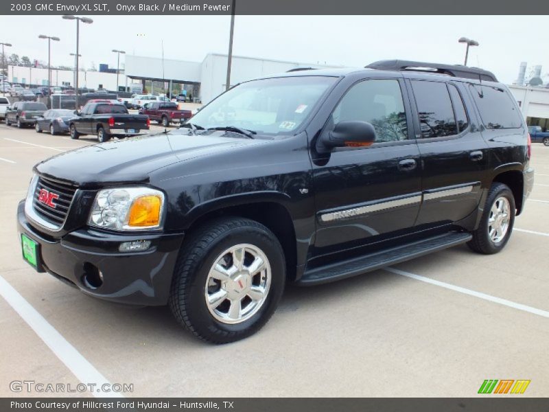 Front 3/4 View of 2003 Envoy XL SLT