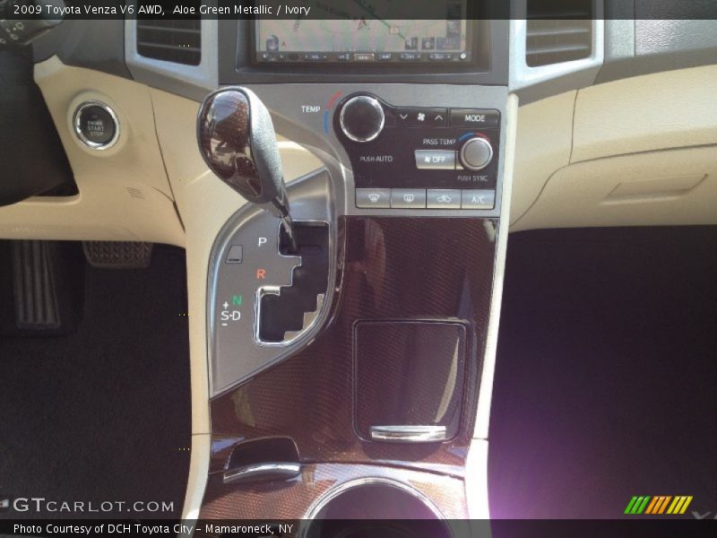 Aloe Green Metallic / Ivory 2009 Toyota Venza V6 AWD
