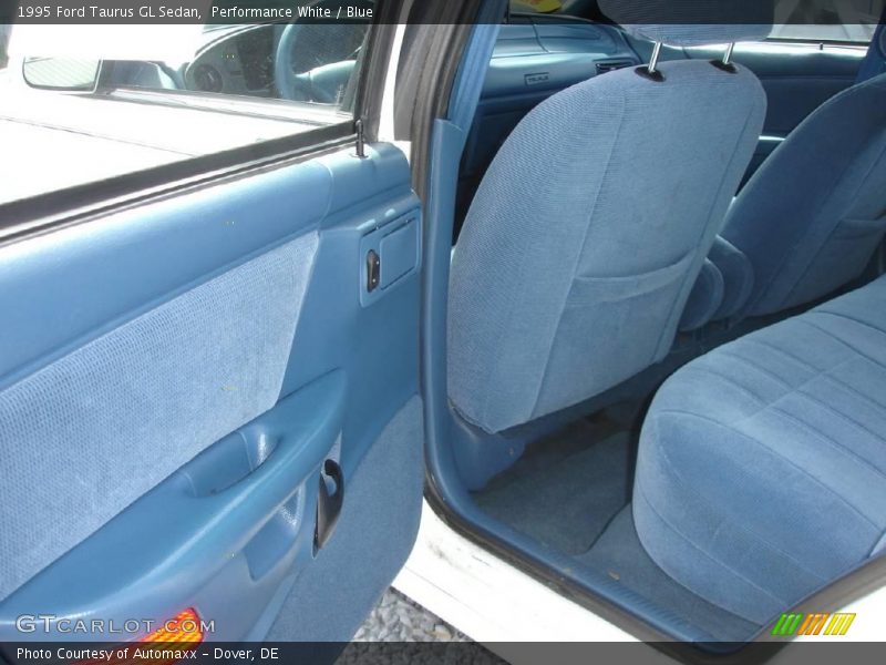 Performance White / Blue 1995 Ford Taurus GL Sedan