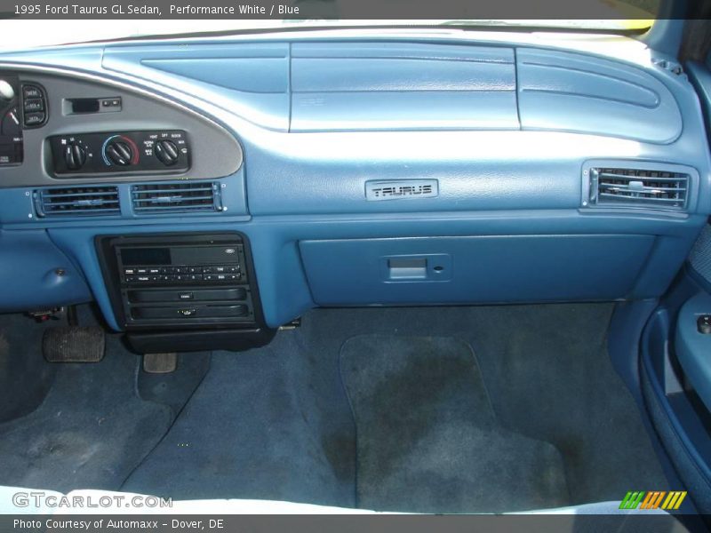 Performance White / Blue 1995 Ford Taurus GL Sedan