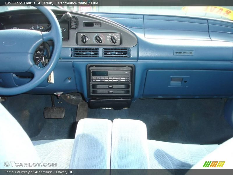 Performance White / Blue 1995 Ford Taurus GL Sedan