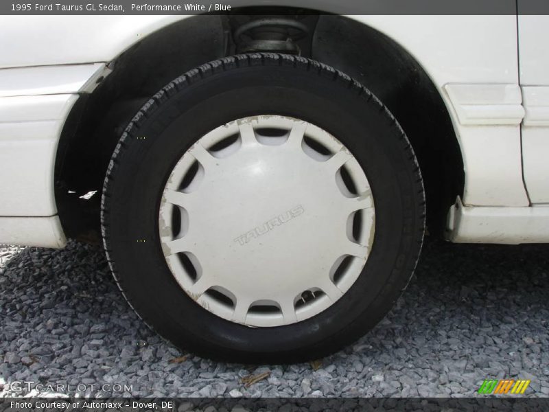 Performance White / Blue 1995 Ford Taurus GL Sedan