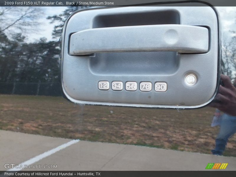 Black / Stone/Medium Stone 2009 Ford F150 XLT Regular Cab