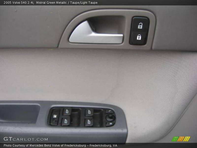 Mistral Green Metallic / Taupe/Light Taupe 2005 Volvo S40 2.4i