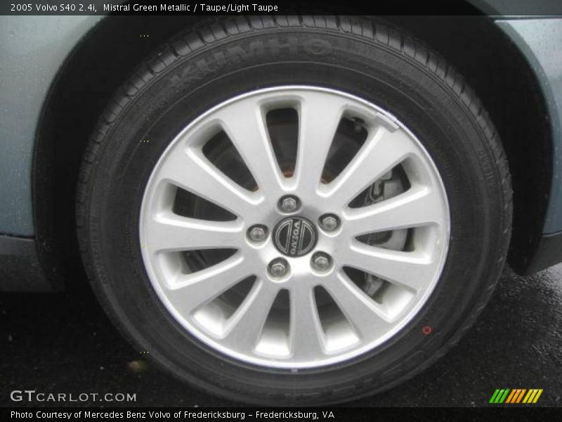 Mistral Green Metallic / Taupe/Light Taupe 2005 Volvo S40 2.4i