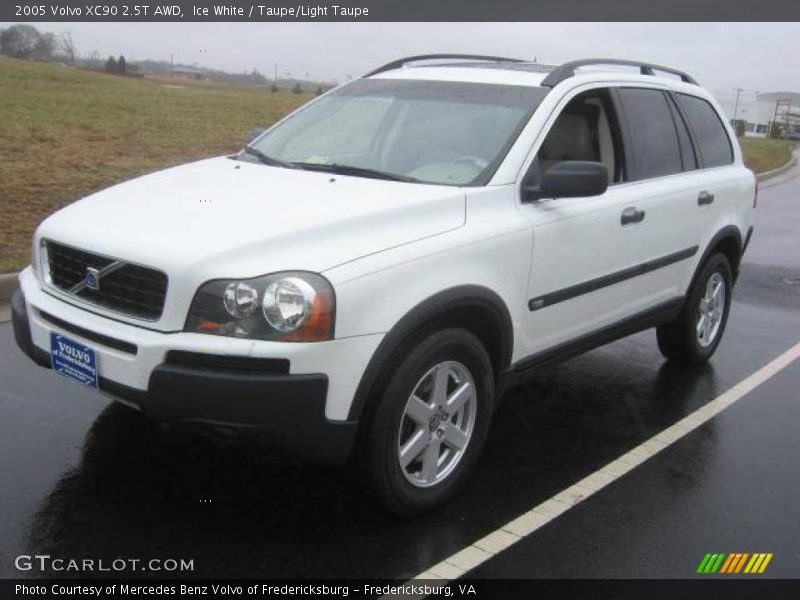 Ice White / Taupe/Light Taupe 2005 Volvo XC90 2.5T AWD
