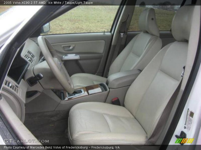 Ice White / Taupe/Light Taupe 2005 Volvo XC90 2.5T AWD