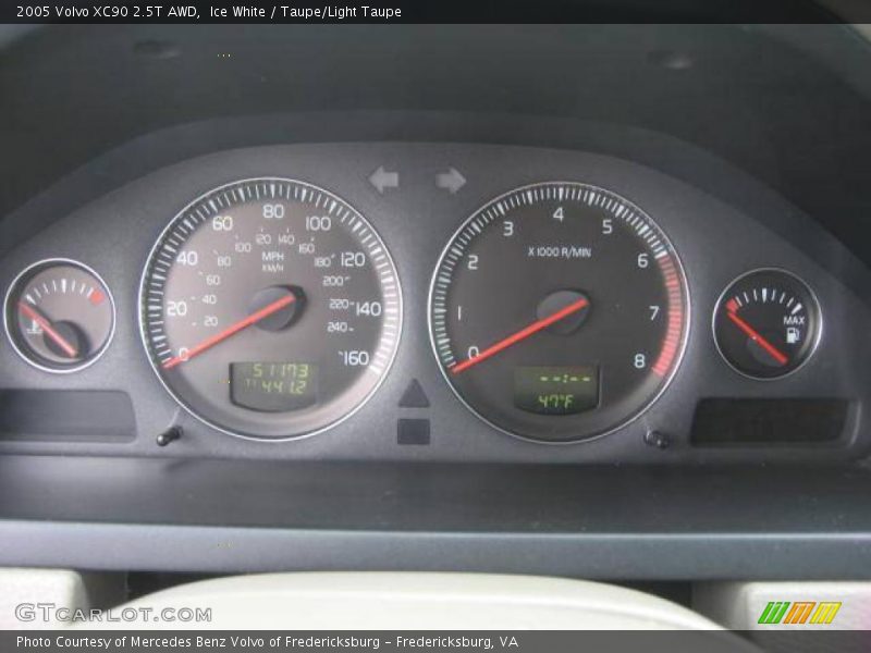 Ice White / Taupe/Light Taupe 2005 Volvo XC90 2.5T AWD