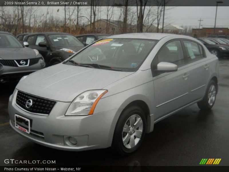 Brilliant Silver / Charcoal 2009 Nissan Sentra 2.0