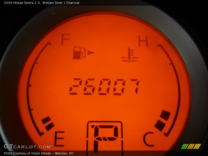 Brilliant Silver / Charcoal 2009 Nissan Sentra 2.0
