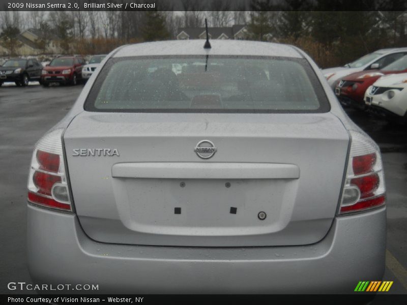 Brilliant Silver / Charcoal 2009 Nissan Sentra 2.0