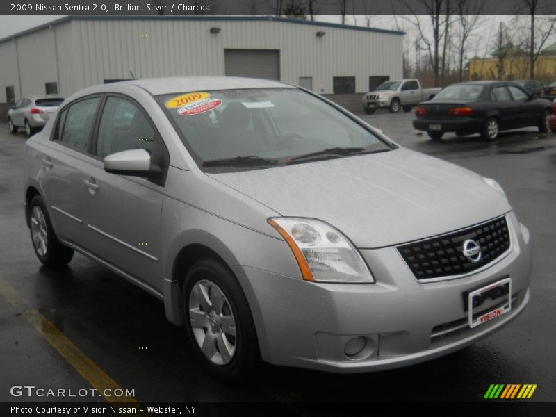 Brilliant Silver / Charcoal 2009 Nissan Sentra 2.0