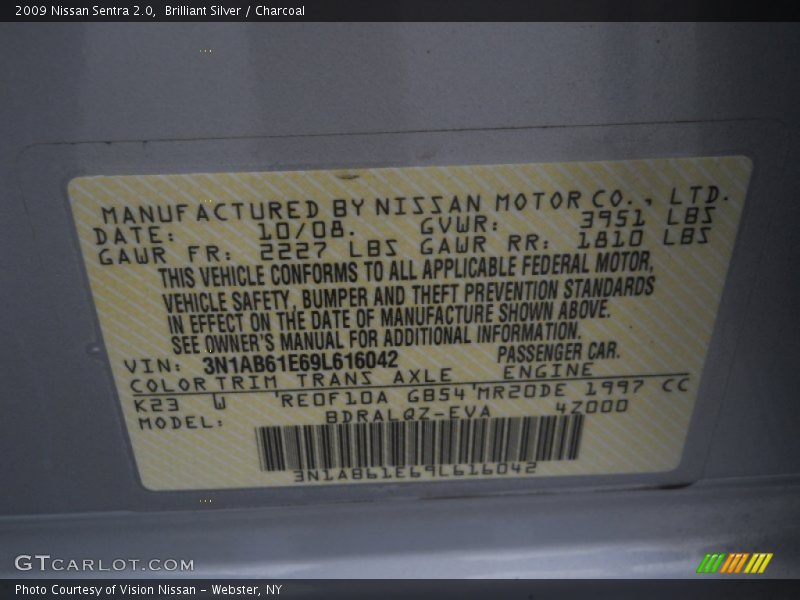 Brilliant Silver / Charcoal 2009 Nissan Sentra 2.0