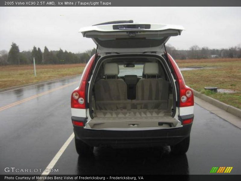 Ice White / Taupe/Light Taupe 2005 Volvo XC90 2.5T AWD
