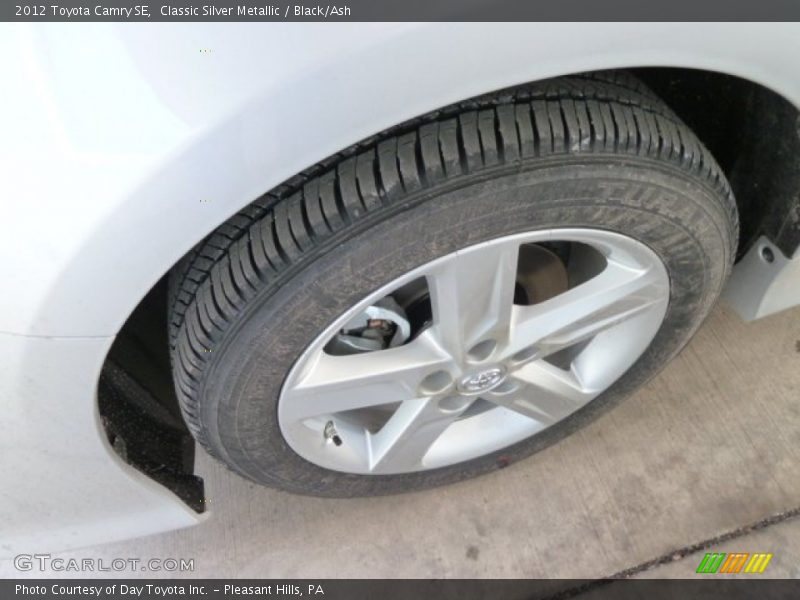 Classic Silver Metallic / Black/Ash 2012 Toyota Camry SE