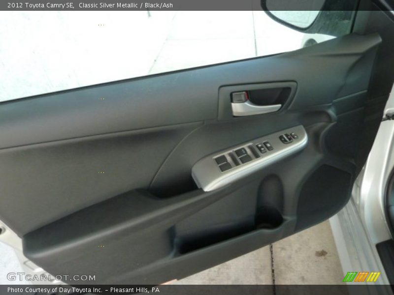 Classic Silver Metallic / Black/Ash 2012 Toyota Camry SE