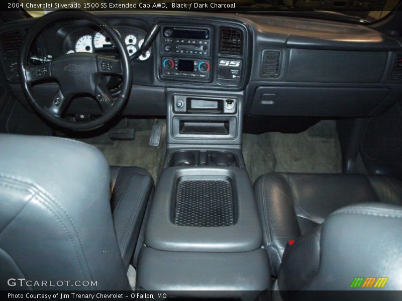 Dashboard of 2004 Silverado 1500 SS Extended Cab AWD