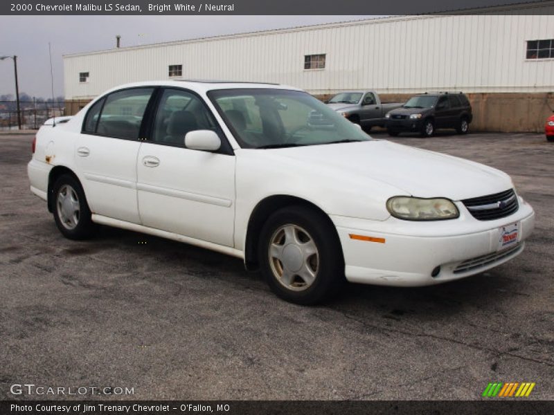 Bright White / Neutral 2000 Chevrolet Malibu LS Sedan