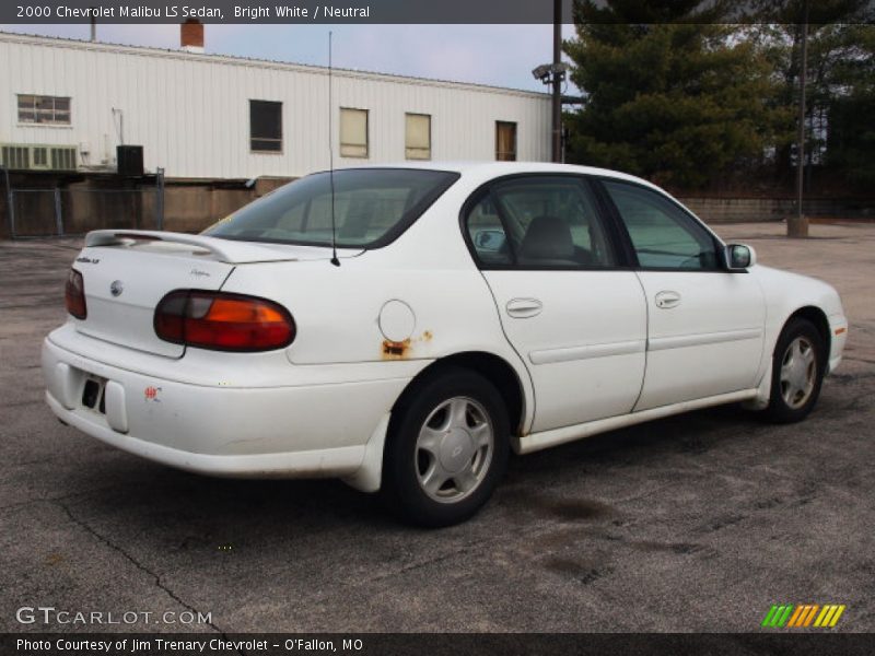 Bright White / Neutral 2000 Chevrolet Malibu LS Sedan