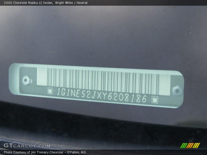 Bright White / Neutral 2000 Chevrolet Malibu LS Sedan