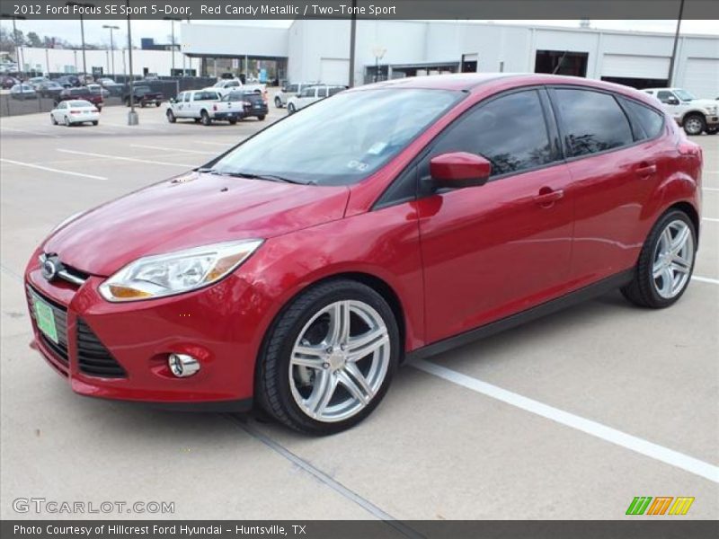 Front 3/4 View of 2012 Focus SE Sport 5-Door