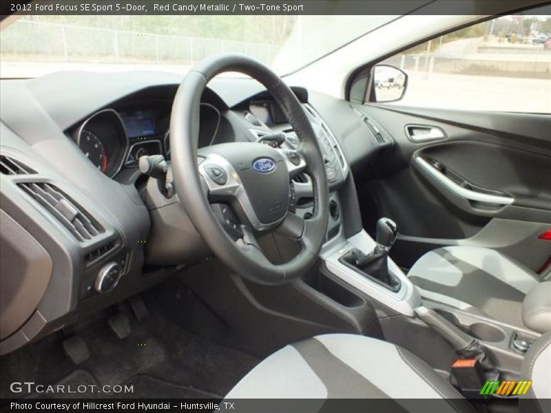 Red Candy Metallic / Two-Tone Sport 2012 Ford Focus SE Sport 5-Door