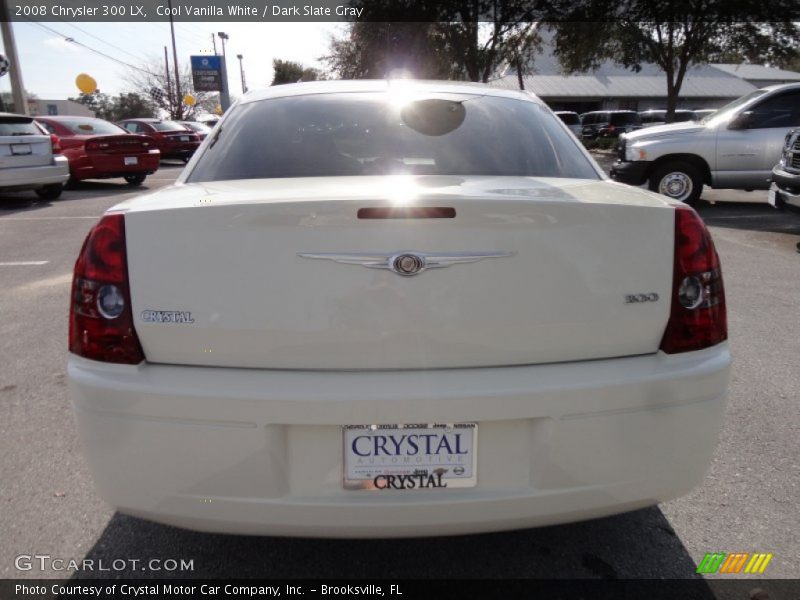 Cool Vanilla White / Dark Slate Gray 2008 Chrysler 300 LX