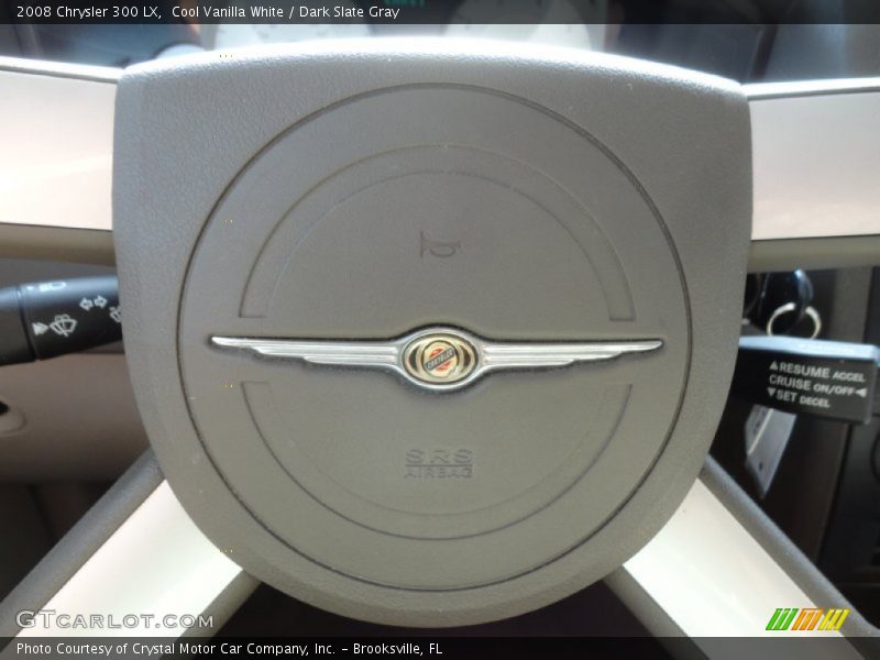 Cool Vanilla White / Dark Slate Gray 2008 Chrysler 300 LX