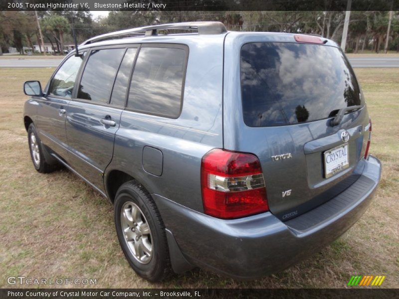 Bluestone Metallic / Ivory 2005 Toyota Highlander V6