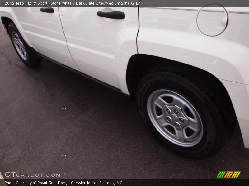 Stone White / Dark Slate Gray/Medium Slate Gray 2009 Jeep Patriot Sport