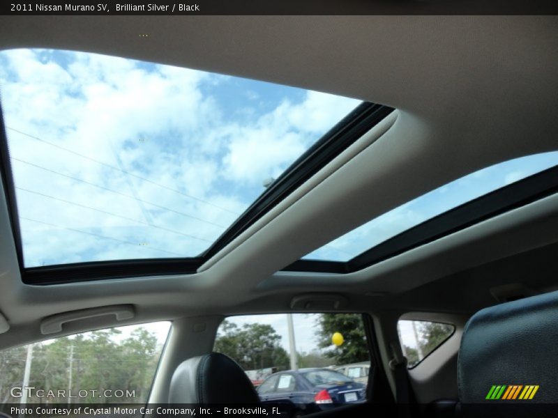 Sunroof of 2011 Murano SV