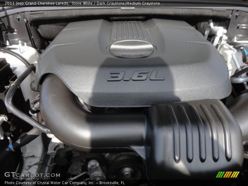 Stone White / Dark Graystone/Medium Graystone 2011 Jeep Grand Cherokee Laredo