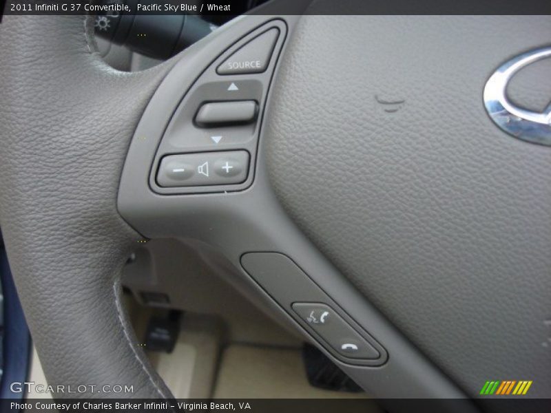 Controls of 2011 G 37 Convertible