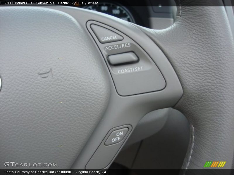 Controls of 2011 G 37 Convertible