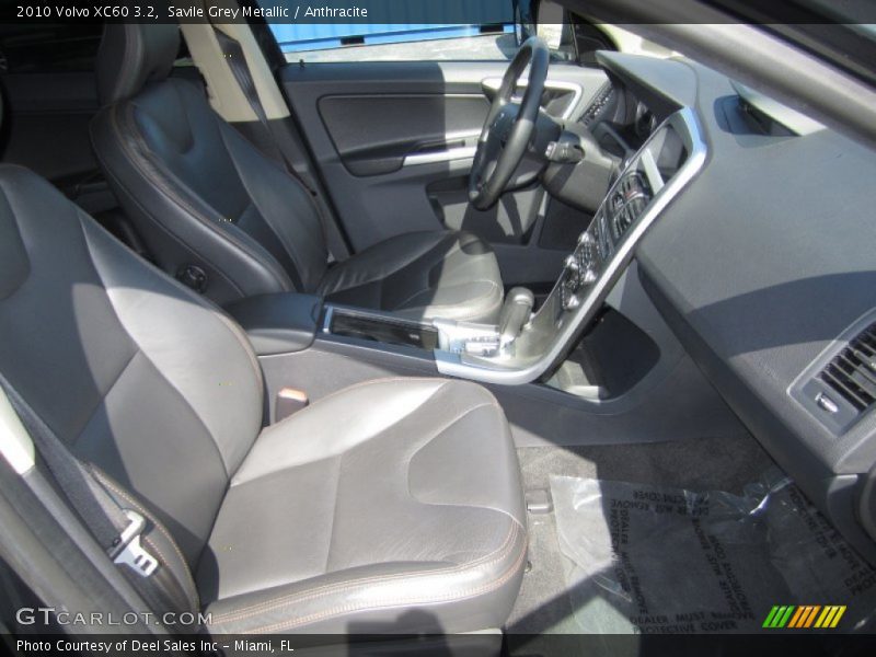 Savile Grey Metallic / Anthracite 2010 Volvo XC60 3.2