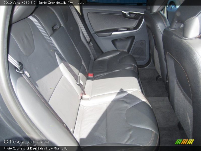Savile Grey Metallic / Anthracite 2010 Volvo XC60 3.2