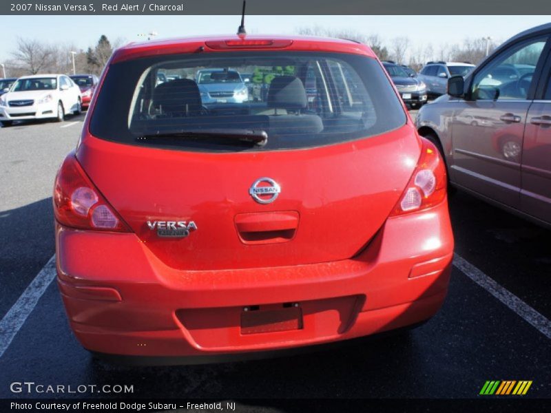 Red Alert / Charcoal 2007 Nissan Versa S