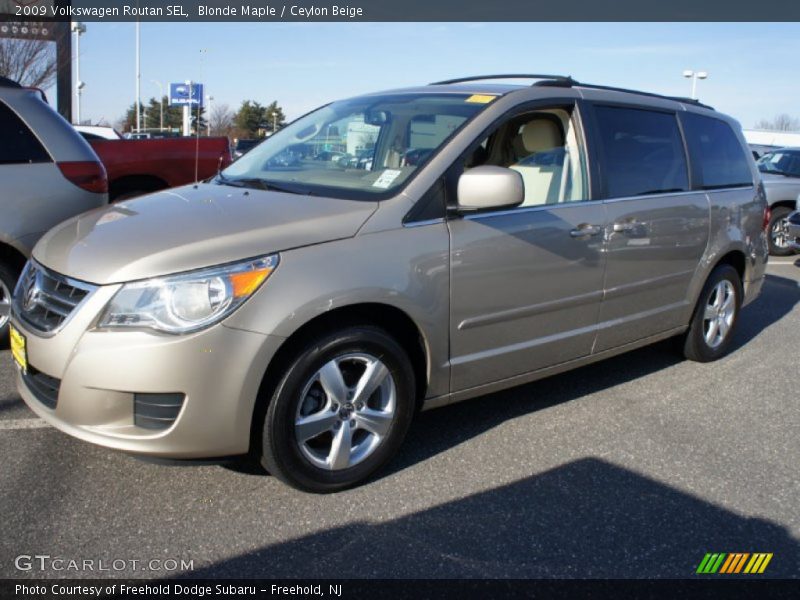 Blonde Maple / Ceylon Beige 2009 Volkswagen Routan SEL