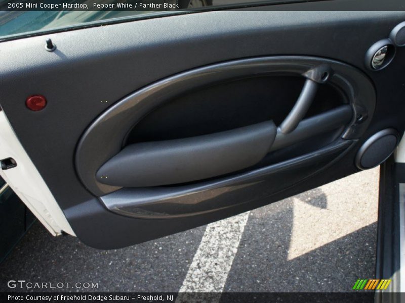 Pepper White / Panther Black 2005 Mini Cooper Hardtop