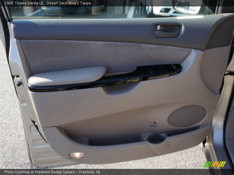 Desert Sand Mica / Taupe 2005 Toyota Sienna LE