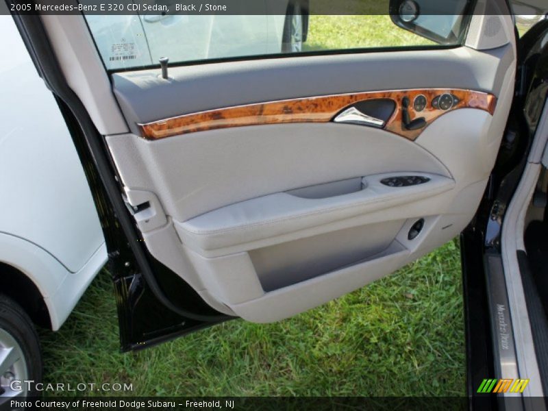 Black / Stone 2005 Mercedes-Benz E 320 CDI Sedan