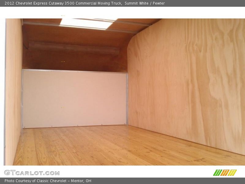  2012 Express Cutaway 3500 Commercial Moving Truck Trunk