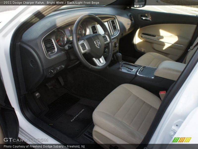 Bright White / Black/Light Frost Beige 2011 Dodge Charger Rallye