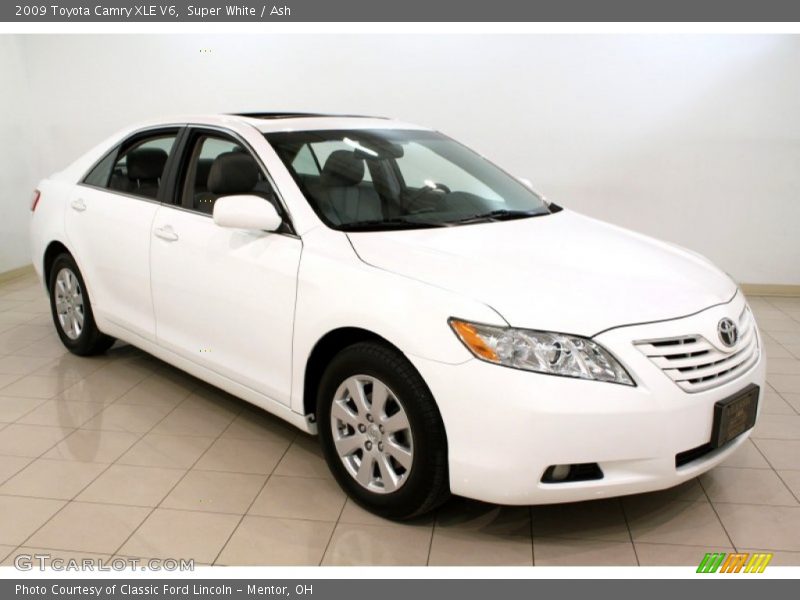 Super White / Ash 2009 Toyota Camry XLE V6