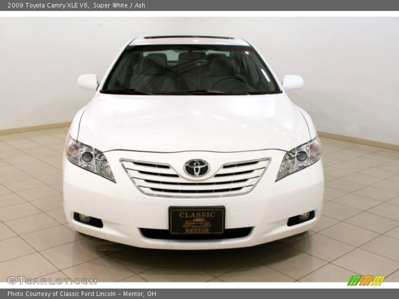 Super White / Ash 2009 Toyota Camry XLE V6